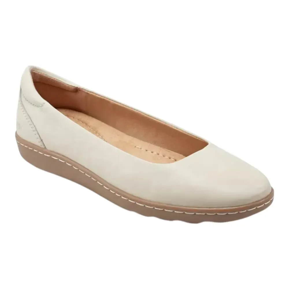 Earth Women's Landen Leather Slip On Round Toe Ballet Flats Cream Size 8 1/2